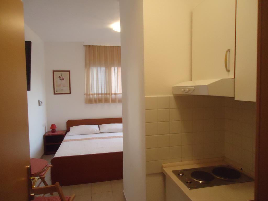 Apartments Mandic Tucepi Room photo